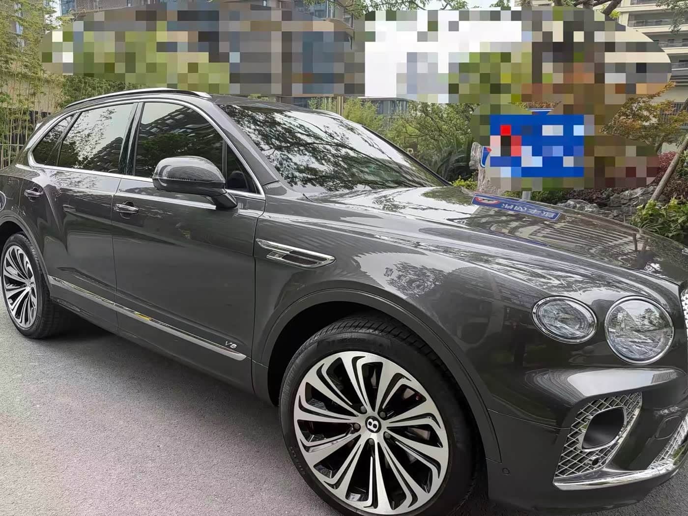 Bentley Bentayga 2022 — Фото 4/17