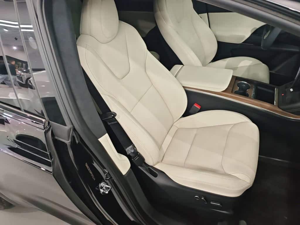 Tesla Model X 2023 — Фото 20/20