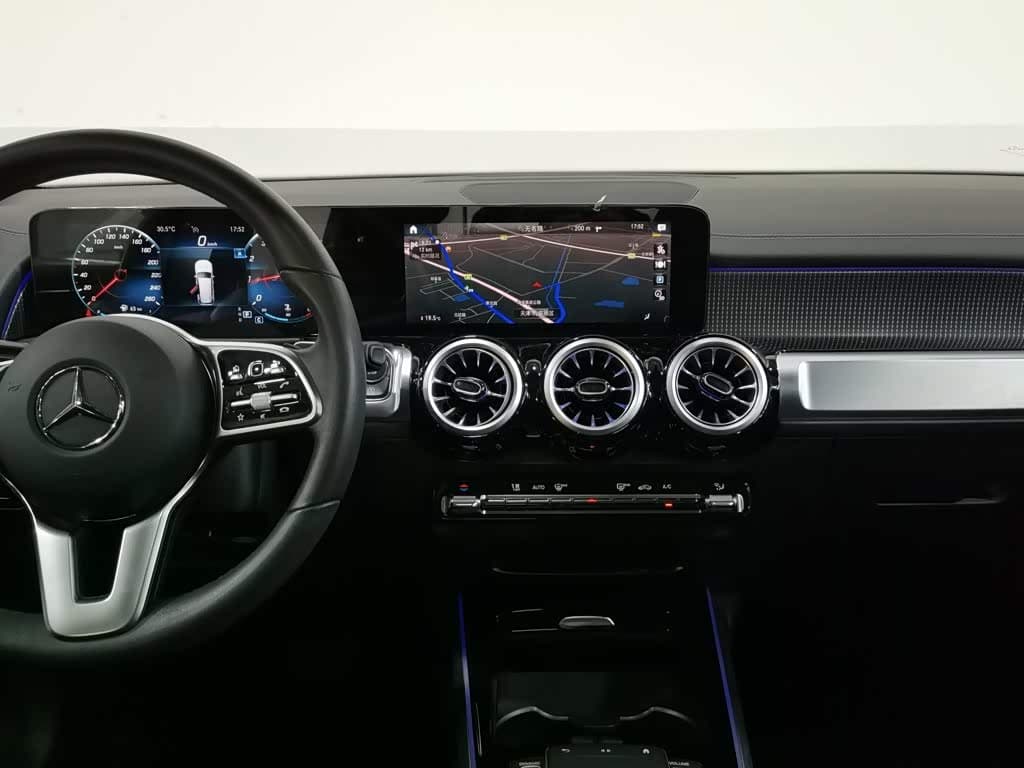 Mercedes-Benz GLB 2021 — Фото 12/20