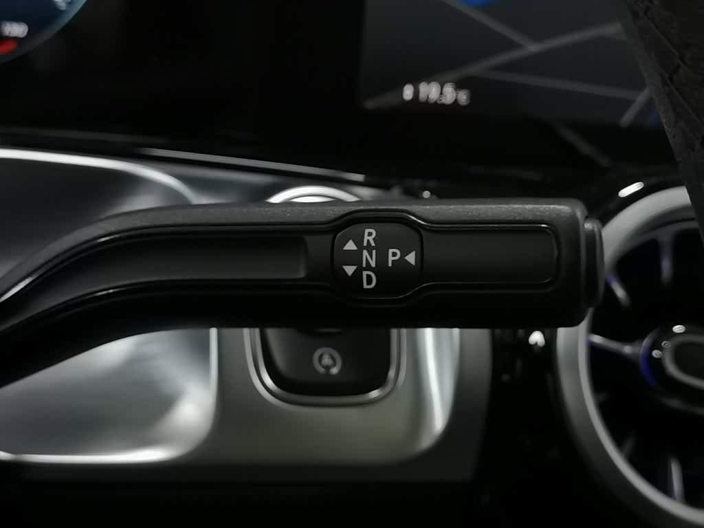 Mercedes-Benz GLB 2021 — Фото 13/20