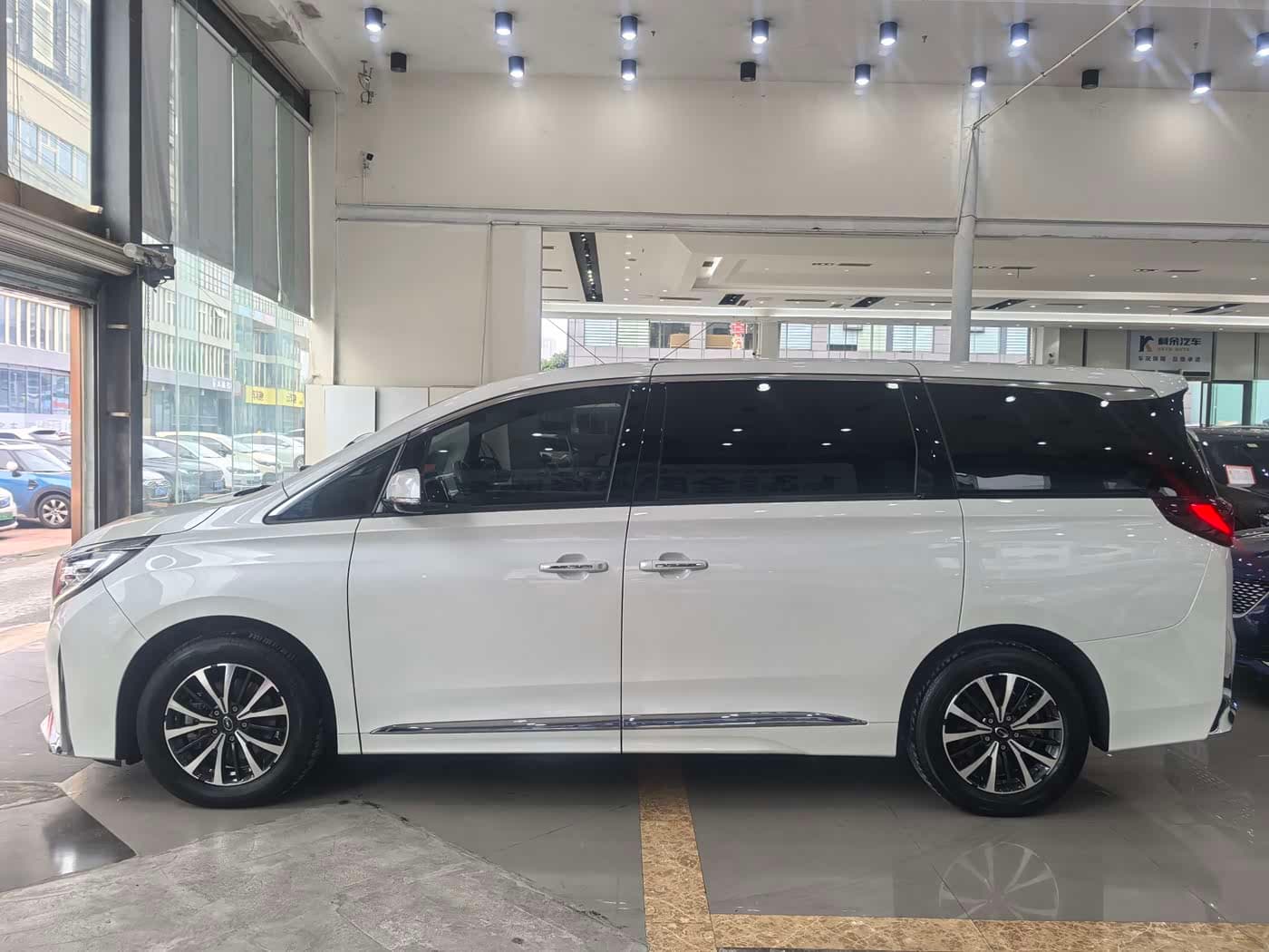 GAC Trumpchi Trumpchi M8 2022 — Фото 7/19