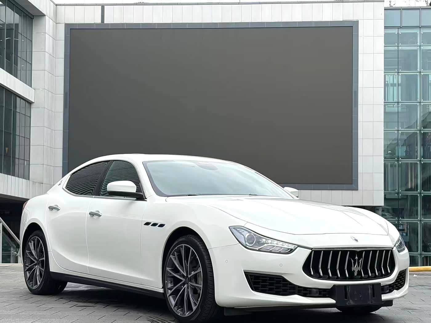 Maserati Ghibli 2021 — Фото 3/7