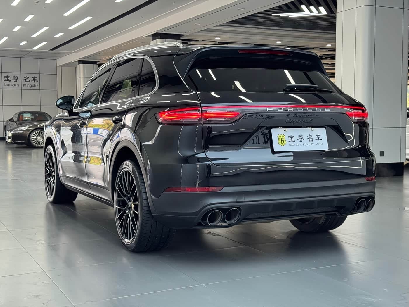 Porsche Cayenne 2018 — Фото 6/10