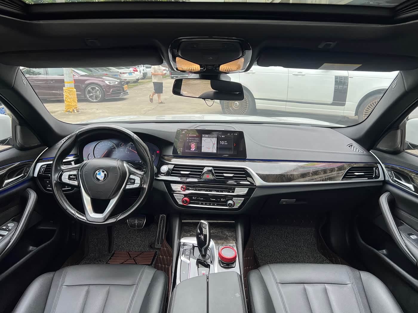 BMW 5 Series 2018 — Фото 14/17