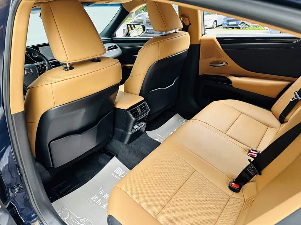 Lexus ES 2022 — Фото 10/20