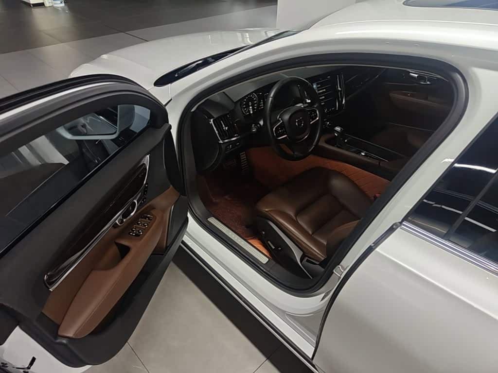 Volvo S90 2017 — Фото 16/20