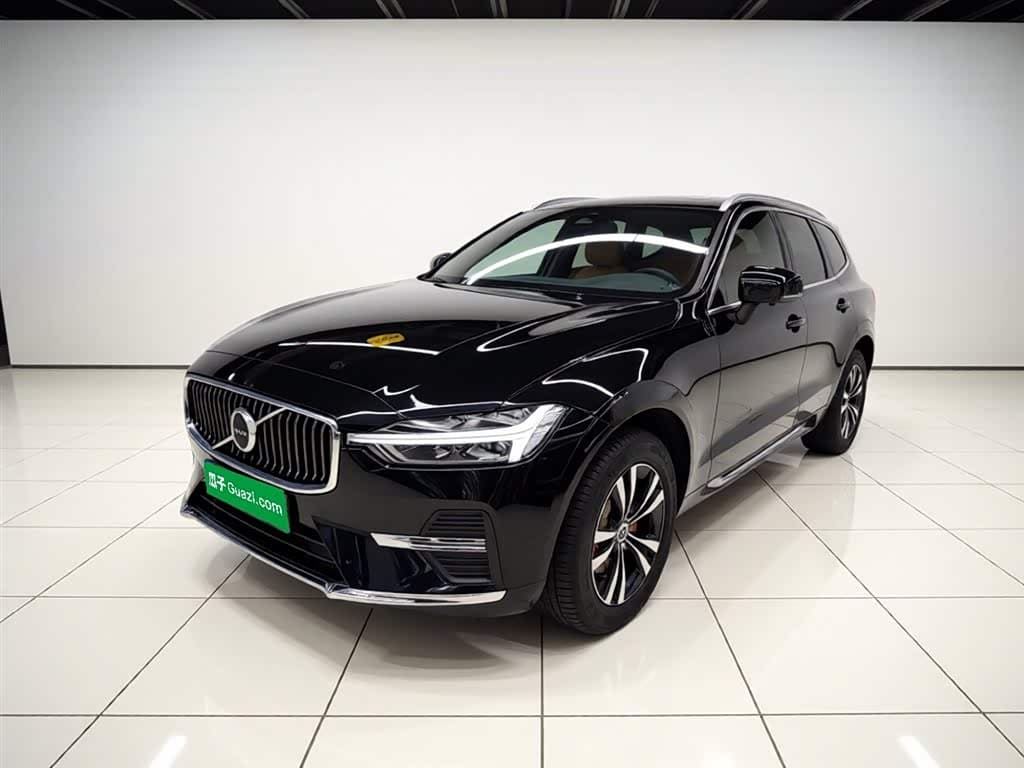 Volvo XC60 2023 — Фото 1/20
