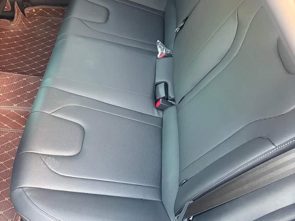 Hyundai Elantra 2025 — Фото 2/10