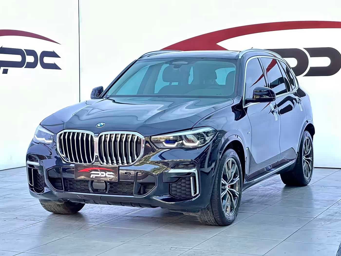 BMW X5 2023 — Фото 1/20