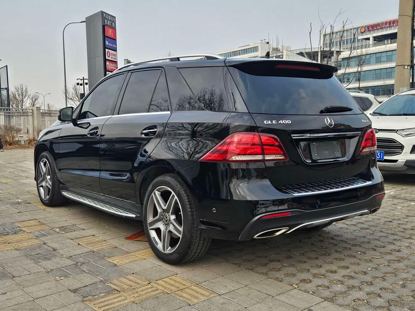 Mercedes-Benz GLE 2018 — Фото 3/18