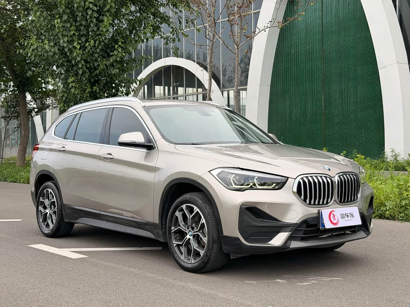 BMW X1 2021 — Фото 3/18