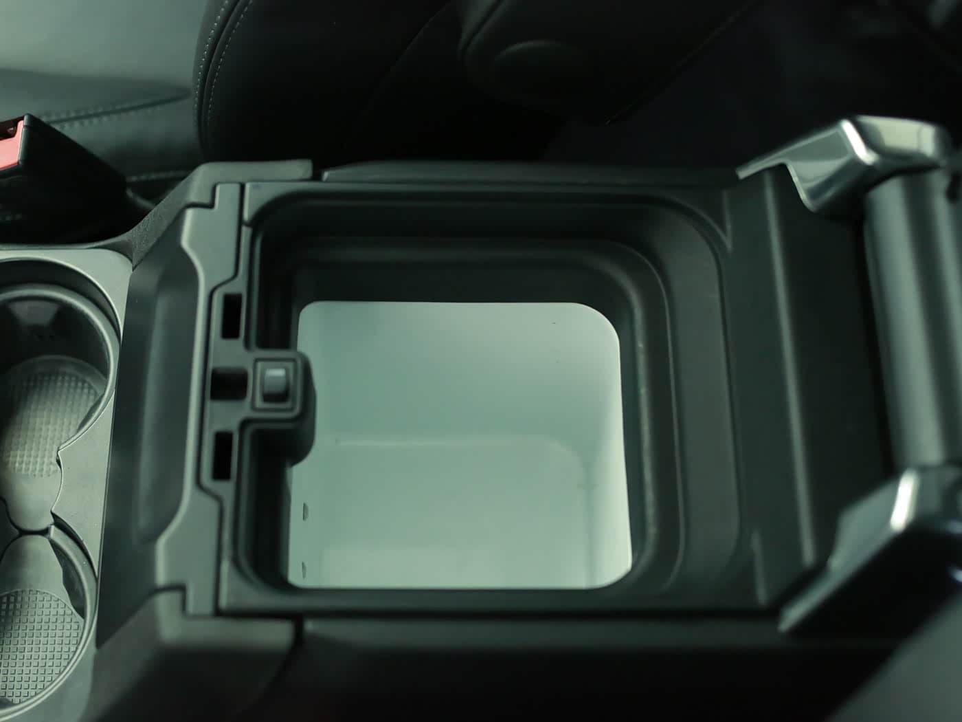 Land Rover Discovery 2014 — Фото 9/16