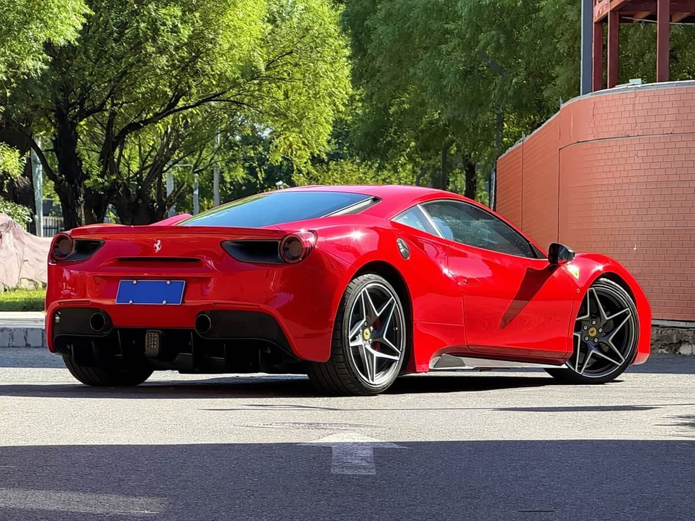 Ferrari 488 2018 — Фото 6/17