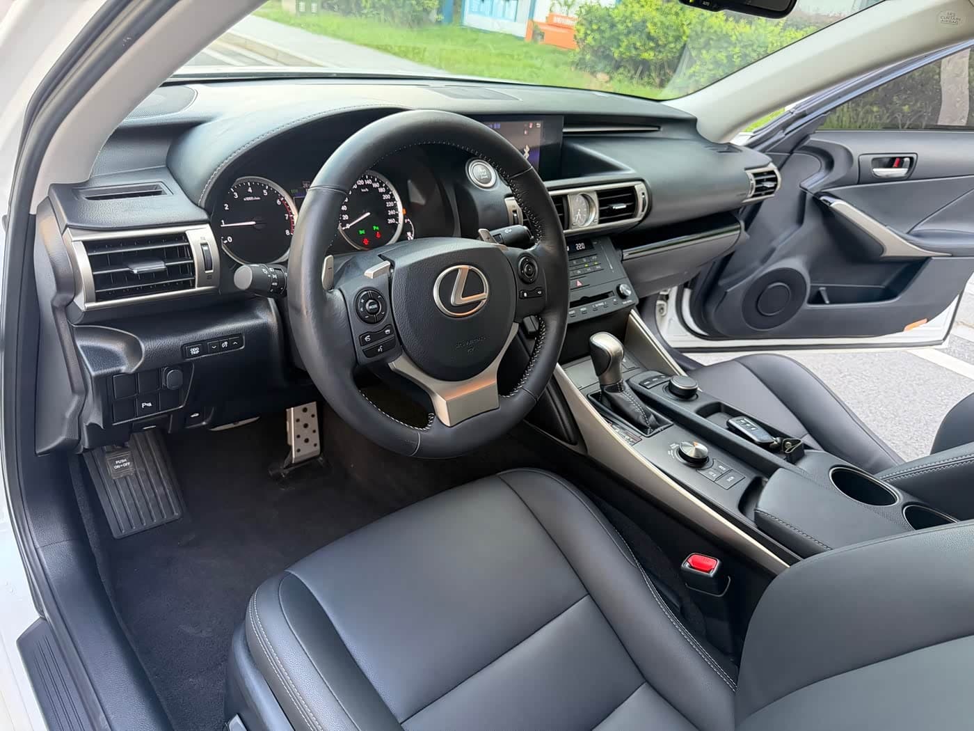 Lexus IS 2015 — Фото 9/18