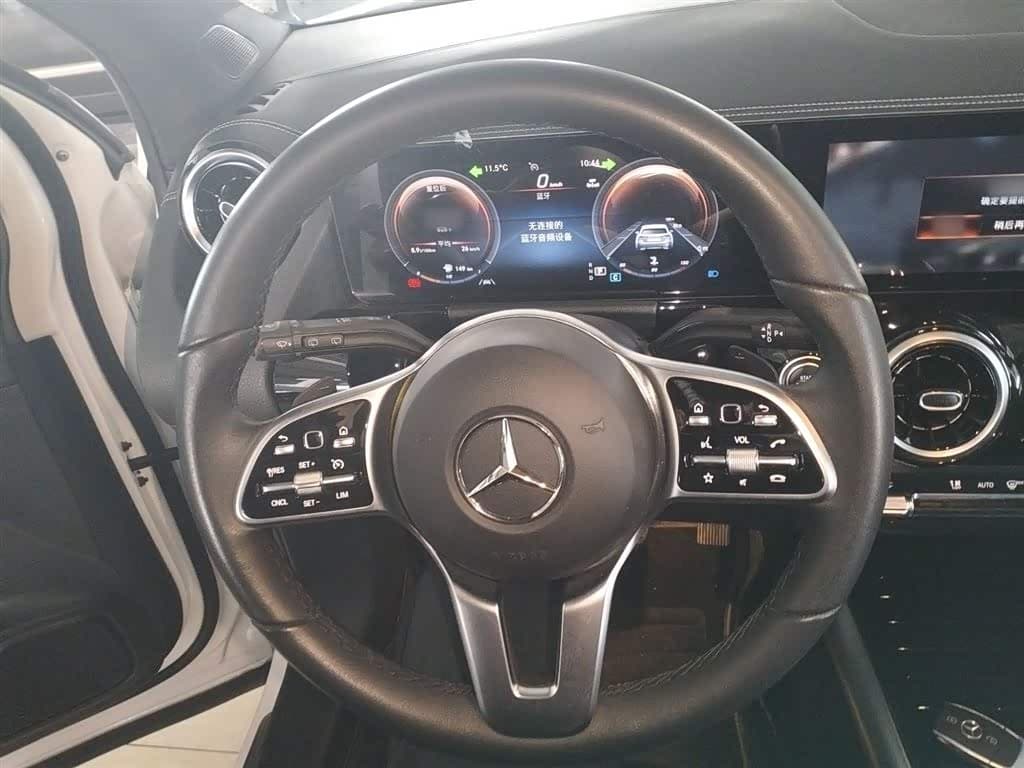 Mercedes-Benz GLA 2023 — Фото 7/20