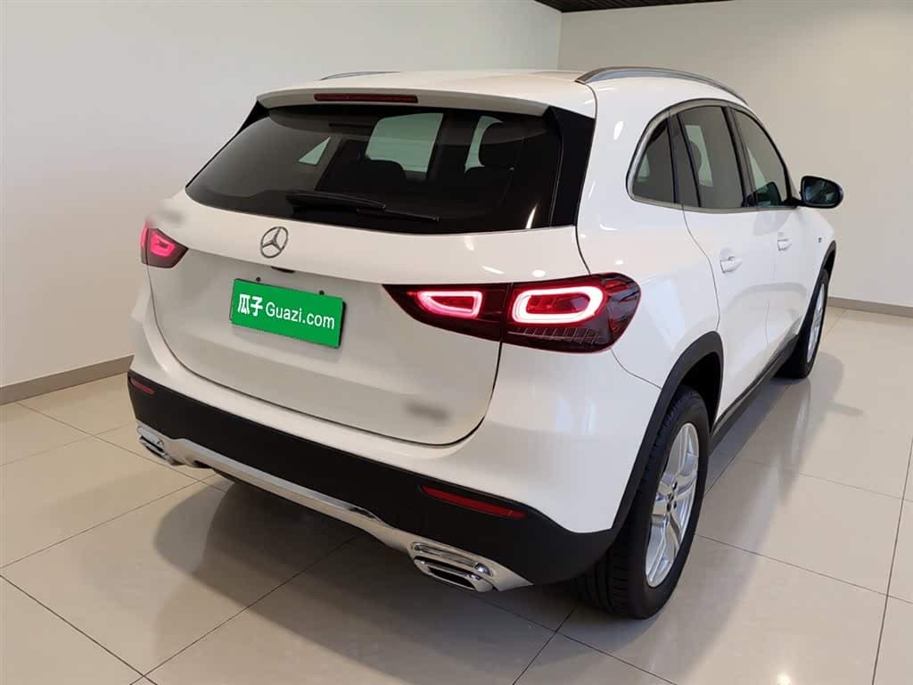 Mercedes-Benz GLA 2023 — Фото 5/20