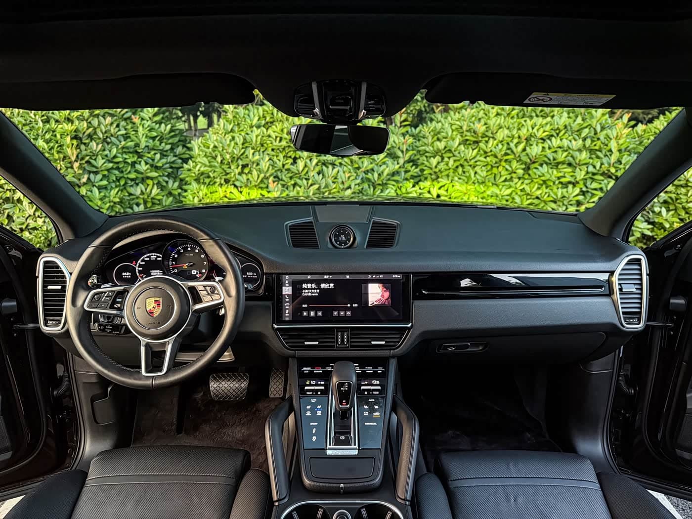 Porsche Cayenne 2019 — Фото 11/20
