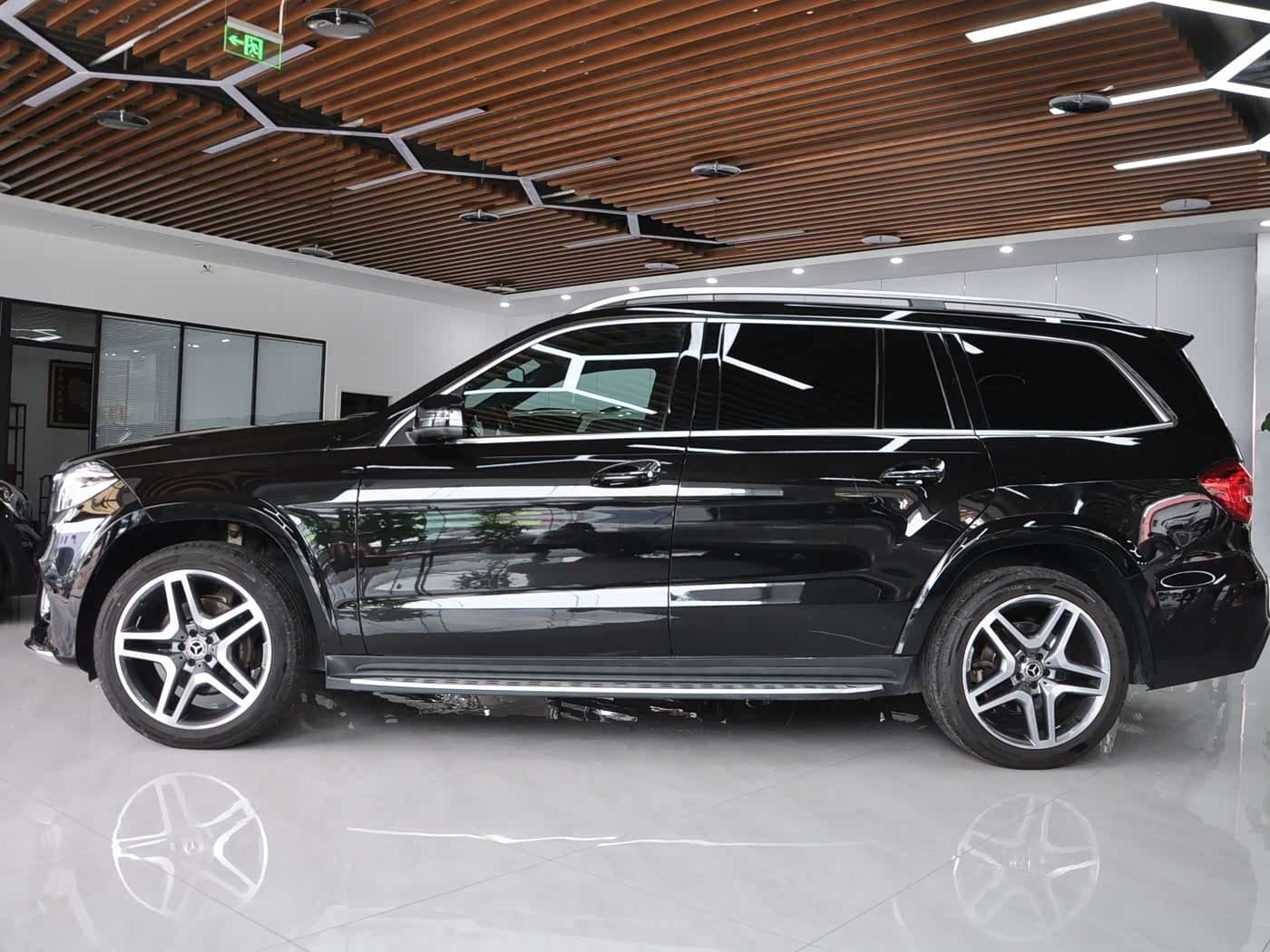 Mercedes-Benz GLS 2018 — Фото 2/17