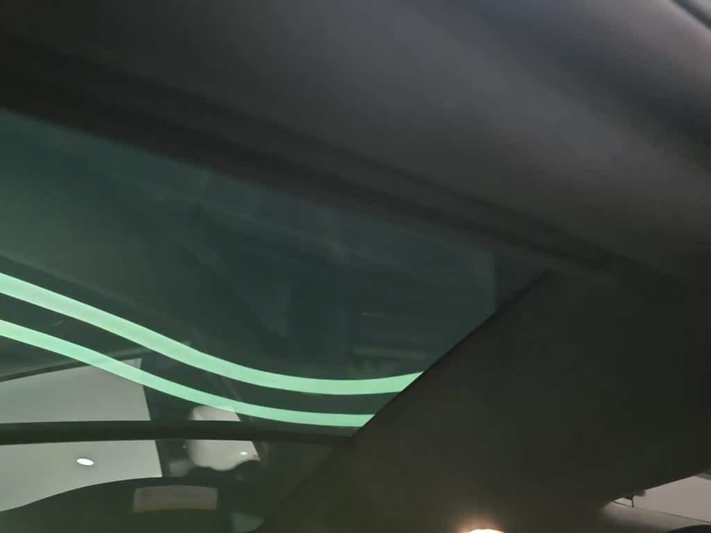 Tesla Model X 2023 — Фото 18/20