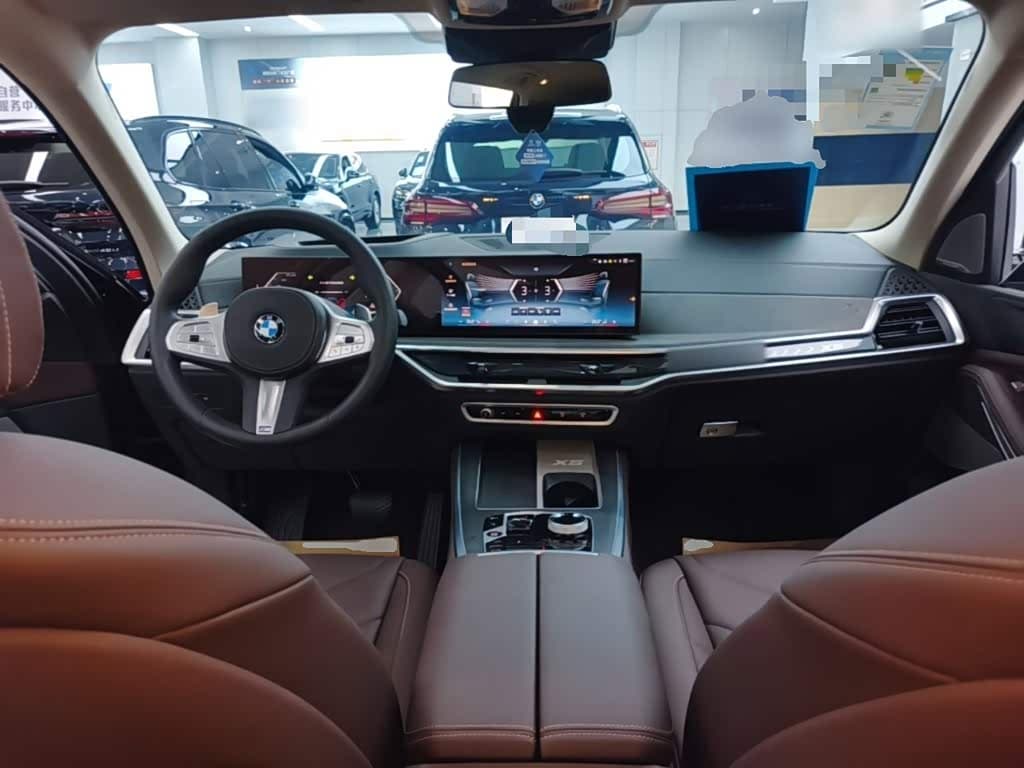 BMW X5 2025 — Фото 10/20