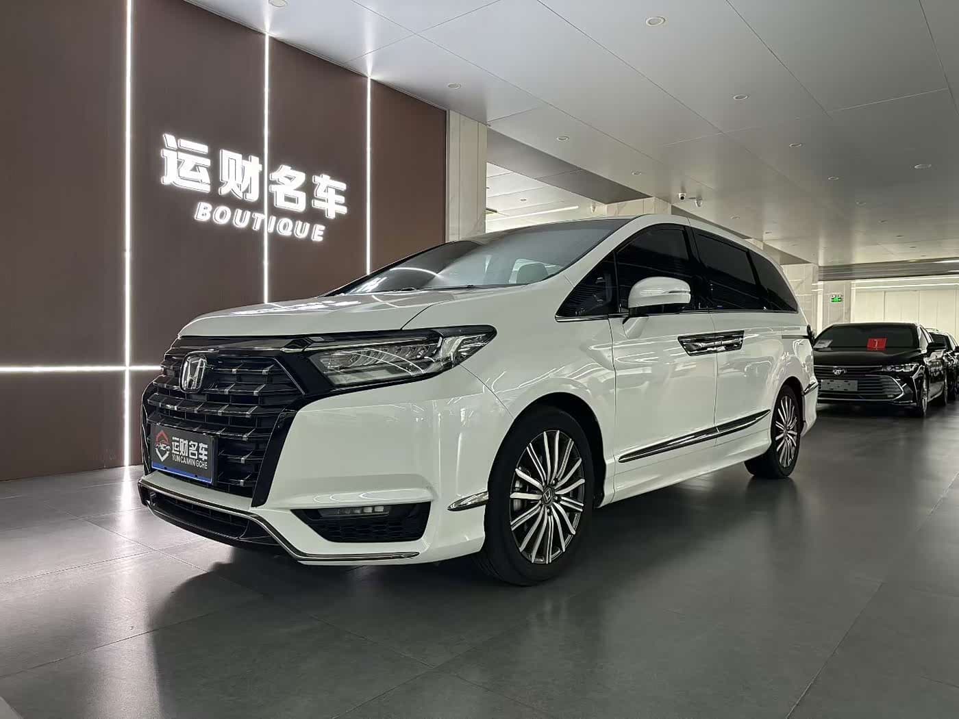 Honda Elysion 2023 — Фото 1/9