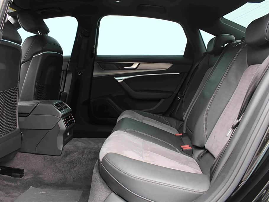 Audi A6L New Energy 2020 — Фото 11/16