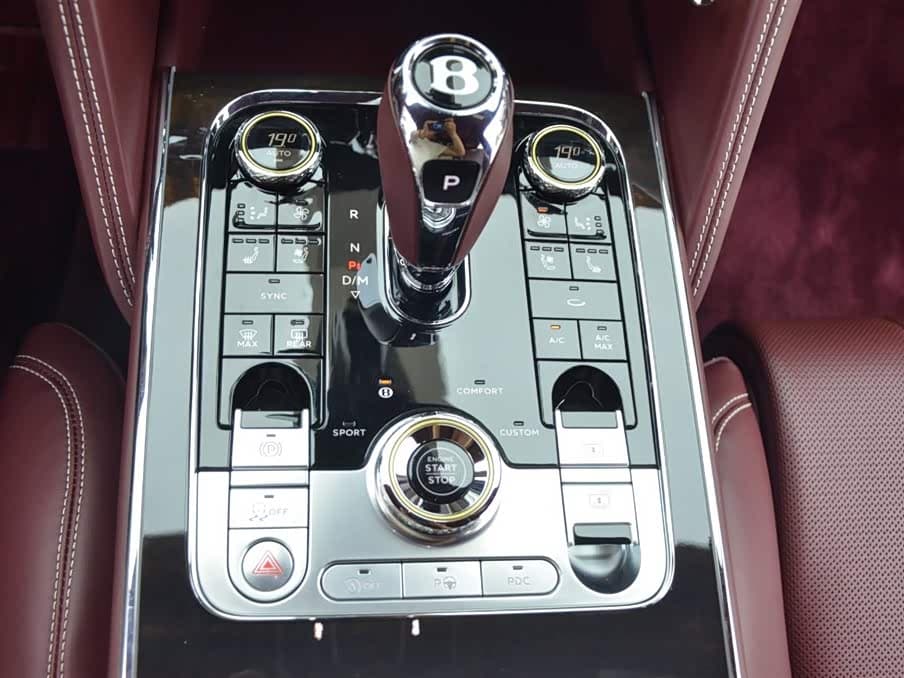 Bentley Flying Spur 2021 — Фото 11/16
