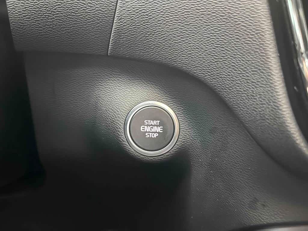 Volvo XC40 2023 — Фото 4/20