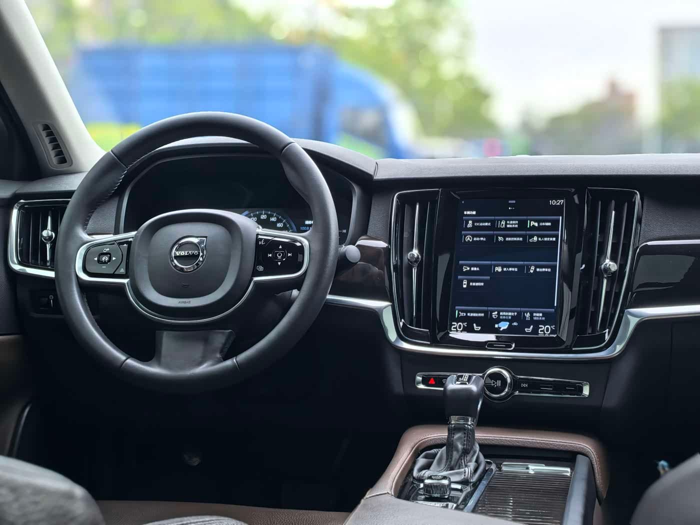 Volvo S90 2017 — Фото 10/20