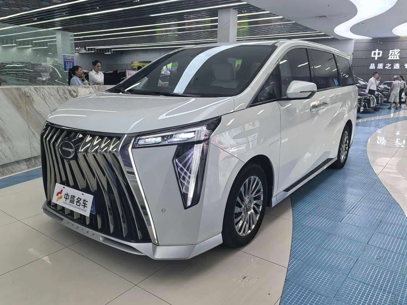 GAC Trumpchi Trumpchi M8 2023 — Фото 1/20