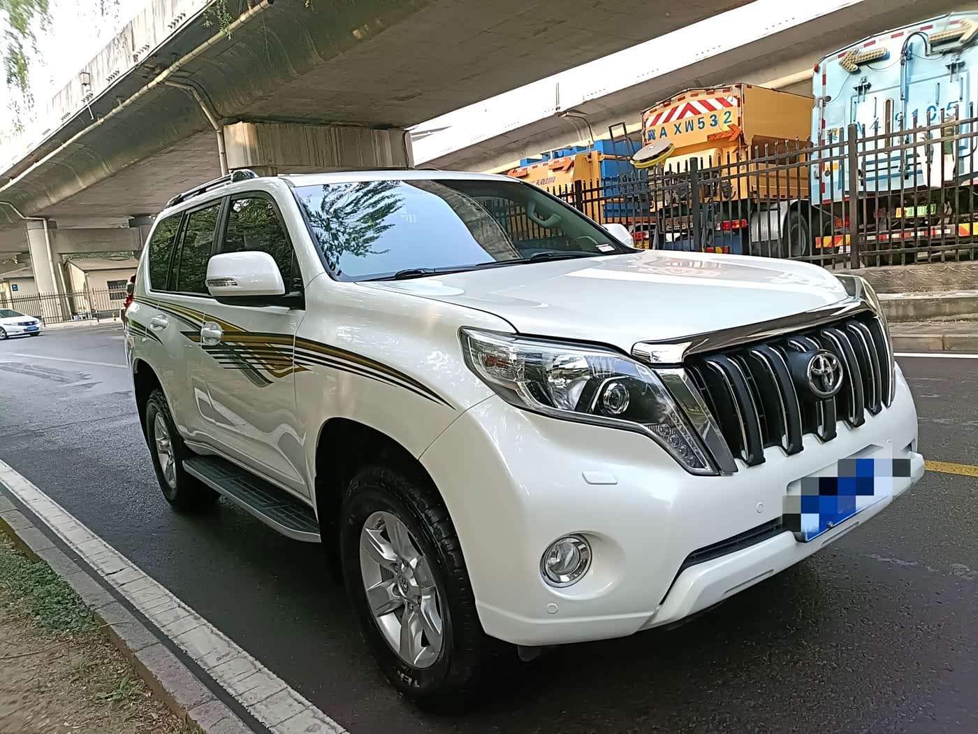 Toyota Prado 2017 — Фото 2/16