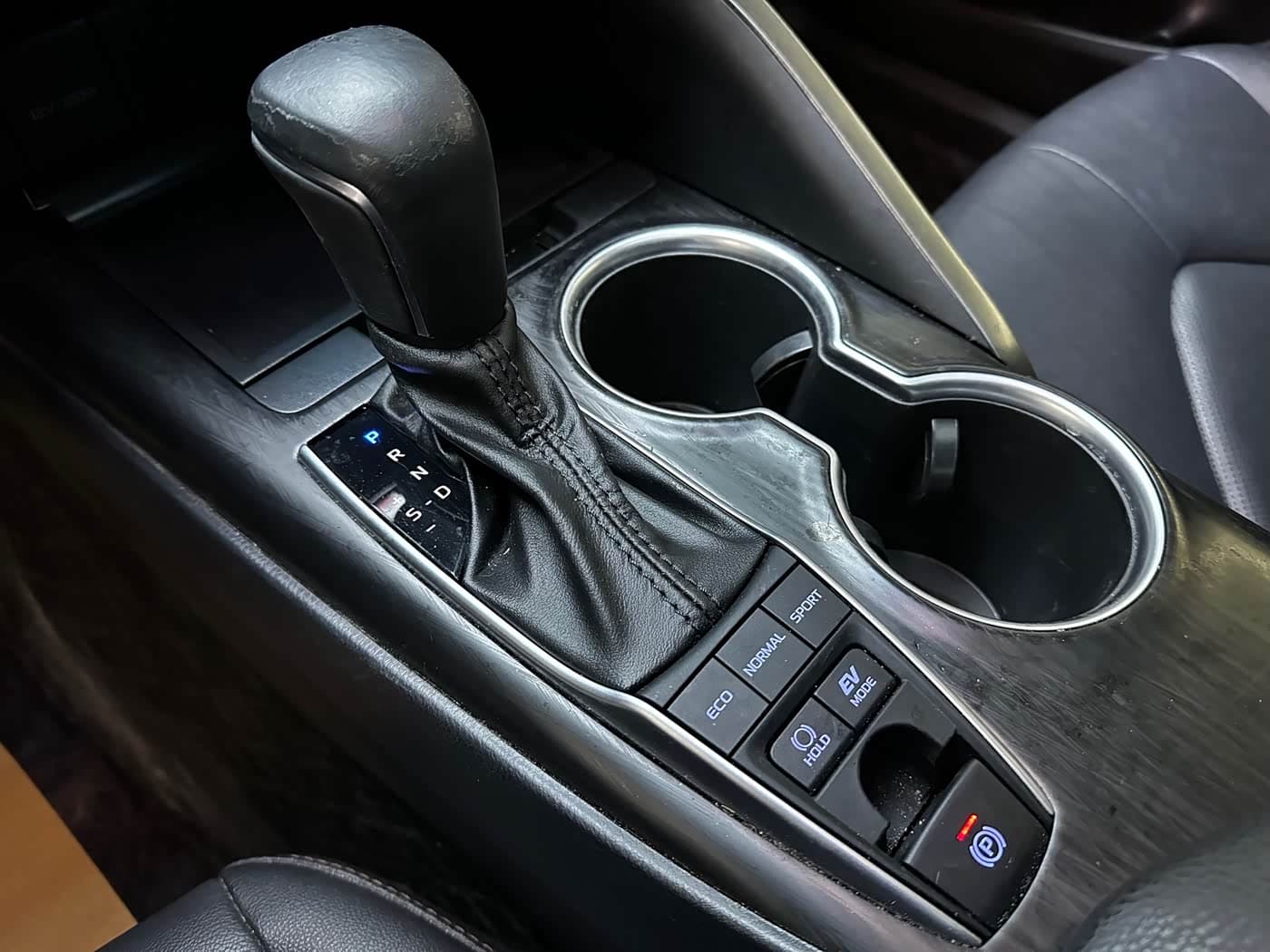 Toyota Camry 2021 — Фото 15/16