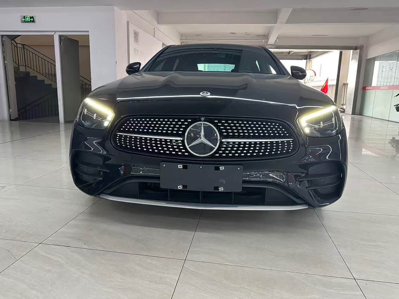 Mercedes-Benz E-Class 2022 — Фото 2/12