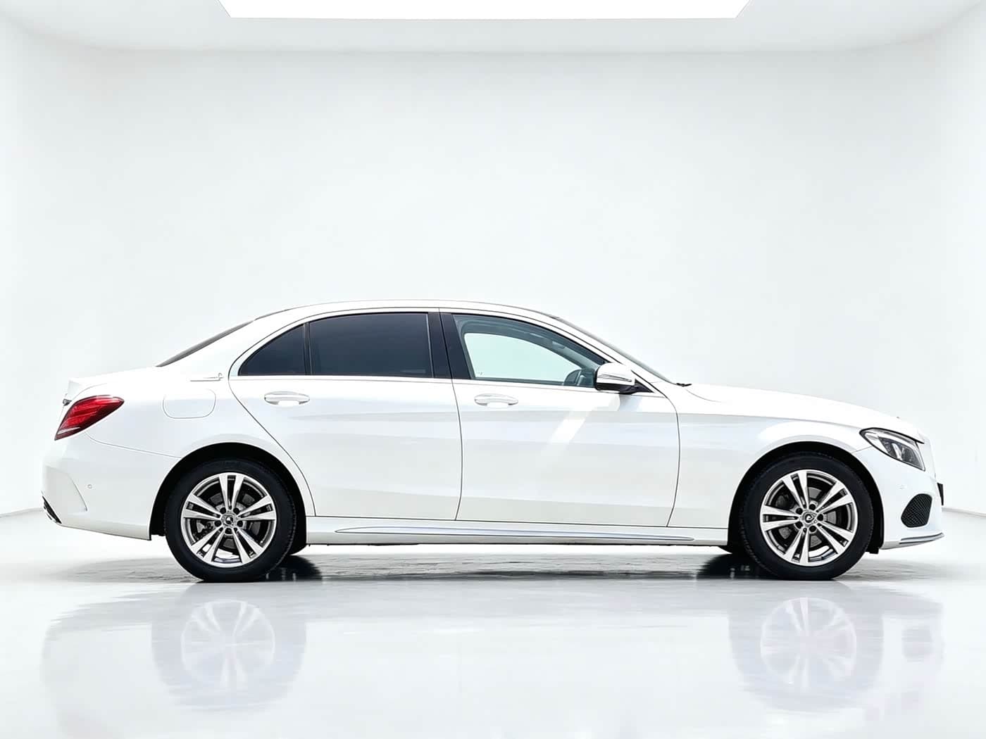 Mercedes-Benz C-Class 2017 — Фото 8/9