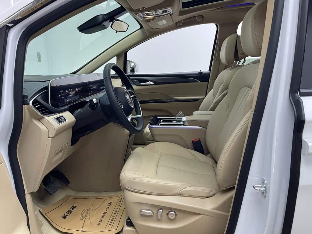 Buick GL8 New Energy 2025 — Фото 13/20