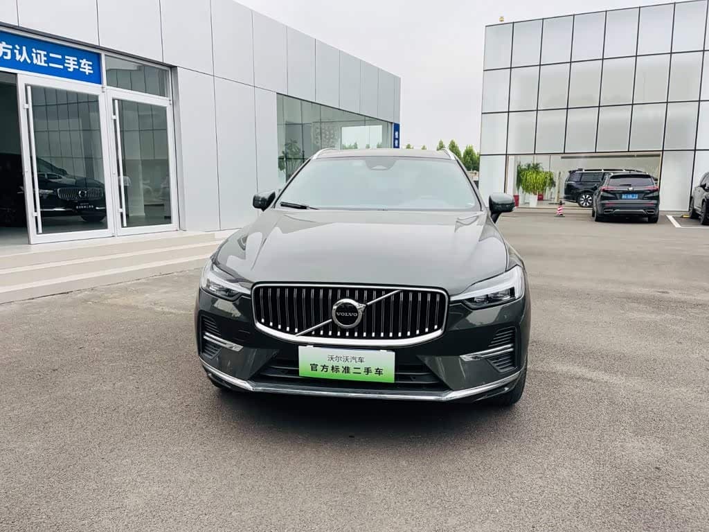 Volvo XC60 2021 — Фото 2/20