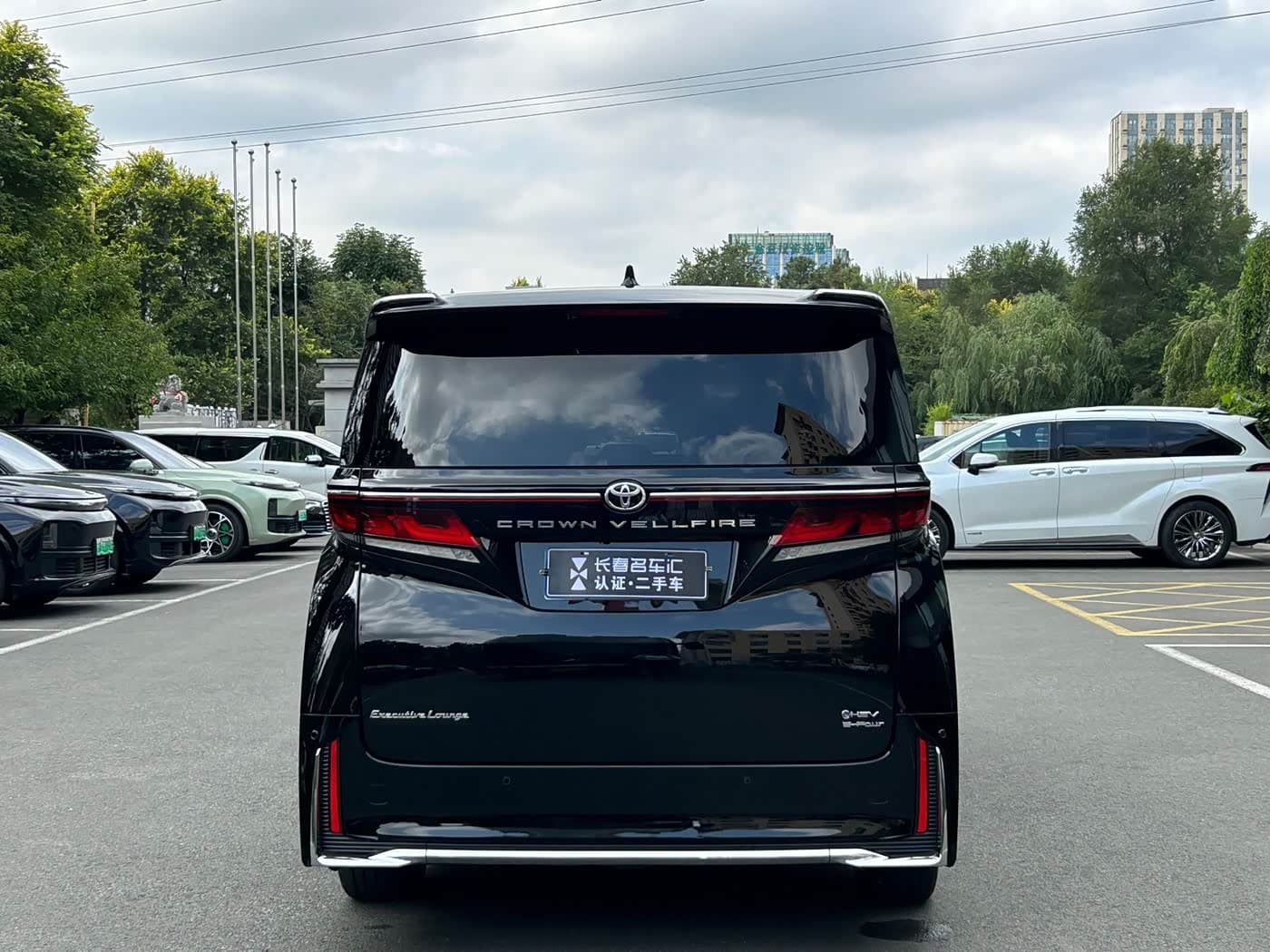 Toyota Vellfire 2025 — Фото 6/20
