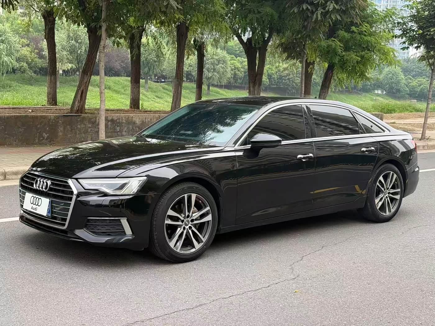 Audi A6L 2019 — Фото 1/9