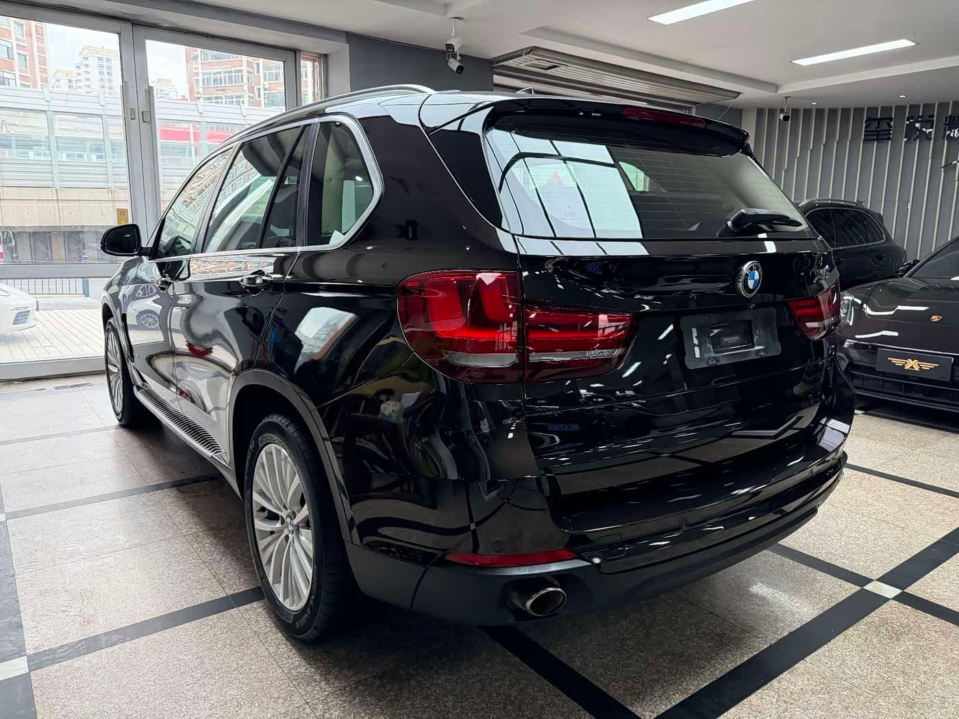 BMW X5 2014 — Фото 4/20