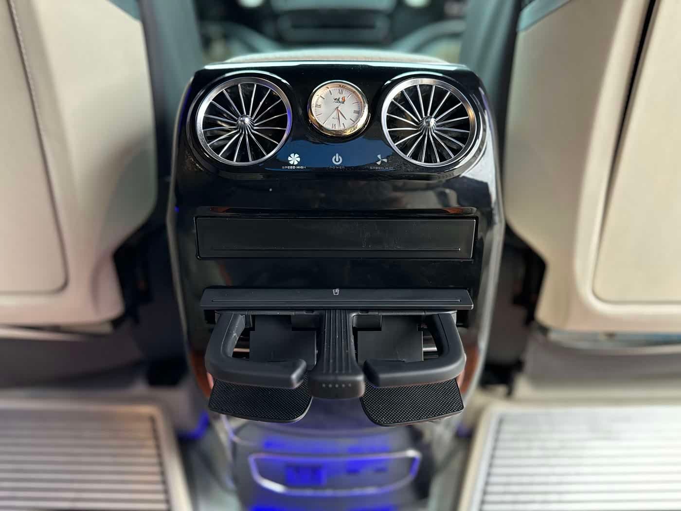 Mercedes-Benz Vito 2023 — Фото 11/20