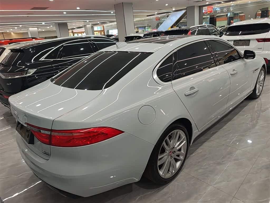 Jaguar XFL 2020 — Фото 7/20