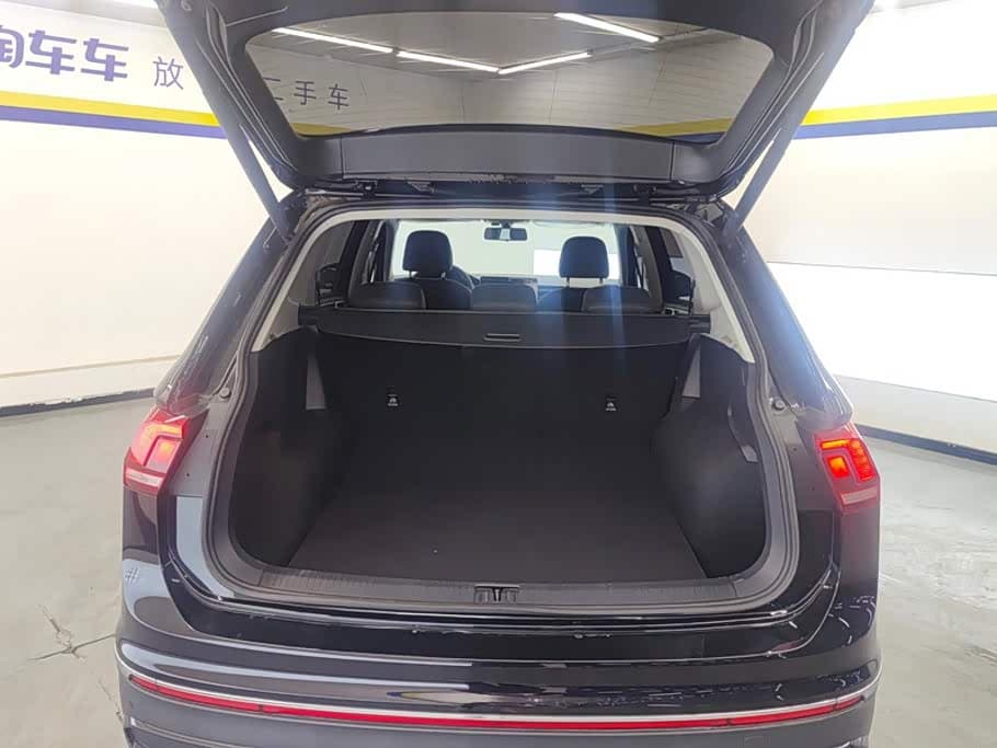 Volkswagen Tiguan L 2025 — Фото 4/16