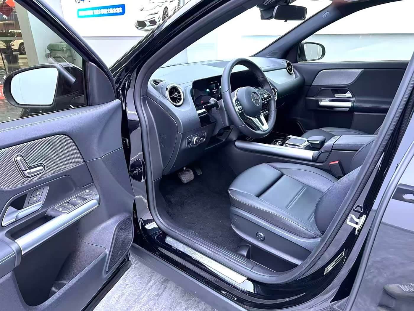Mercedes-Benz GLA 2023 — Фото 3/14