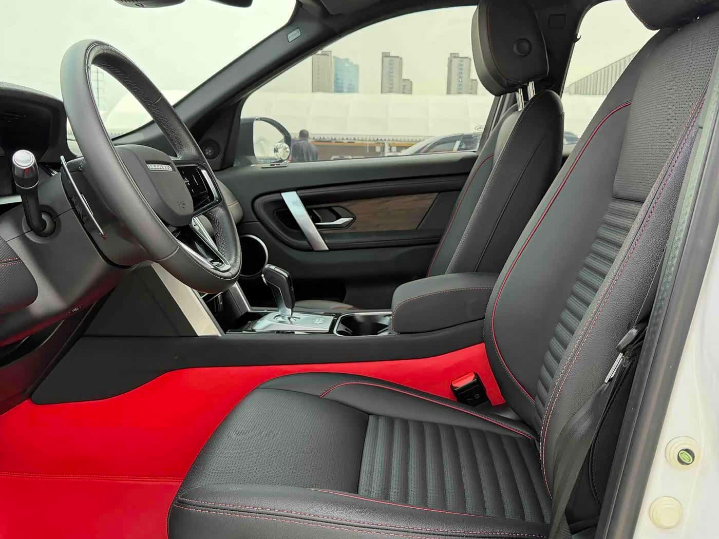 Land Rover Discovery Sport 2022 — Фото 5/10