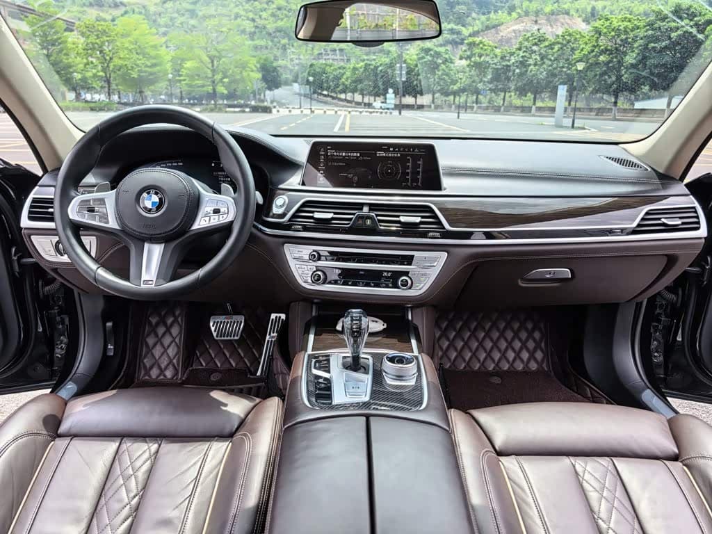 BMW 7 Series 2019 — Фото 7/9