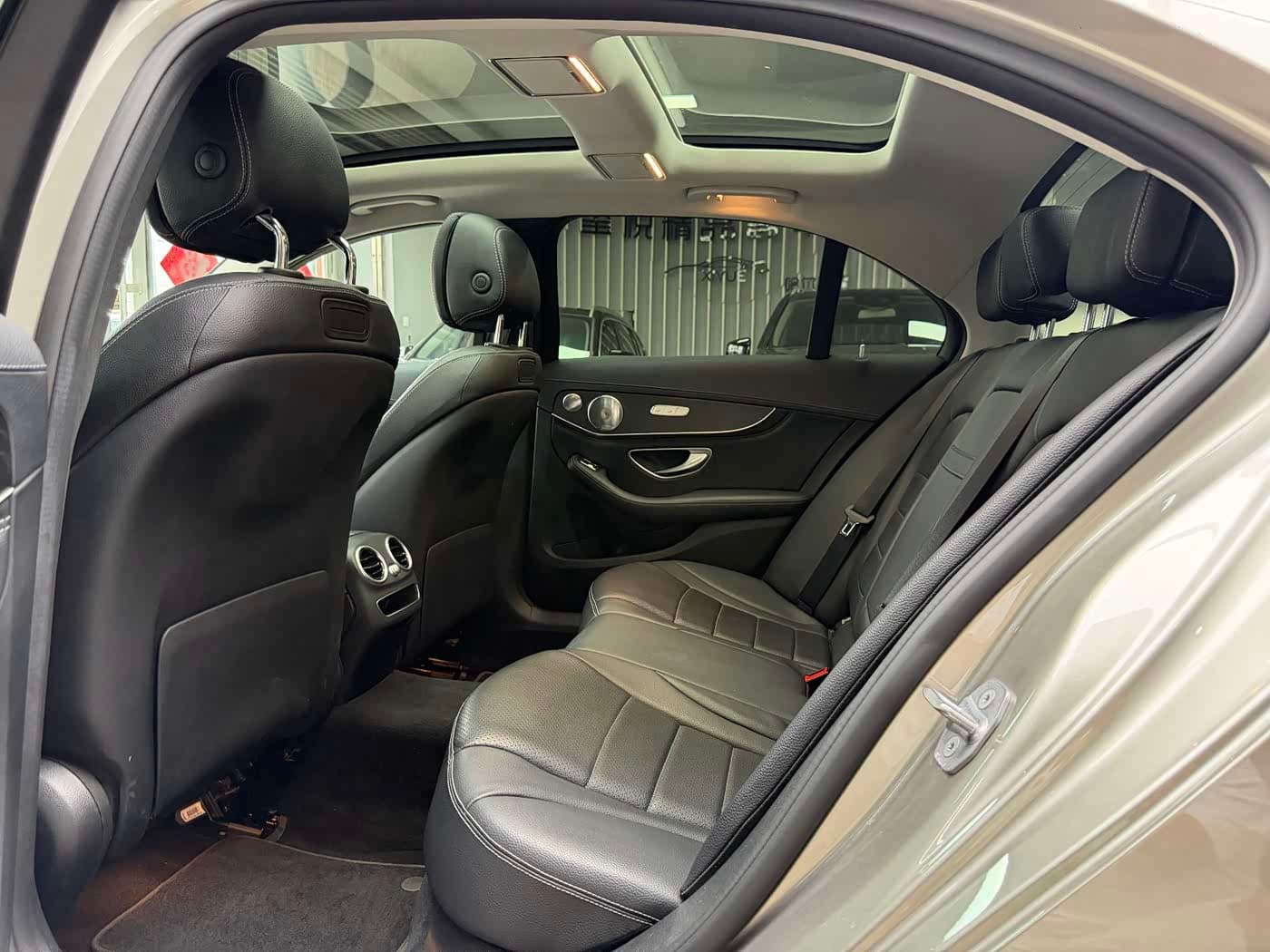 Mercedes-Benz C-Class 2019 — Фото 16/18