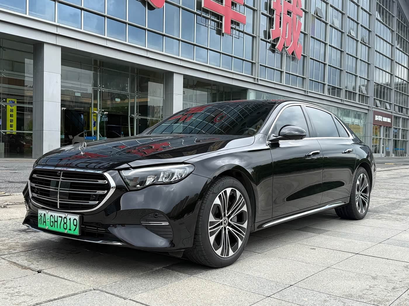 Mercedes-Benz E-Class New Energy 2024 — Фото 1/15