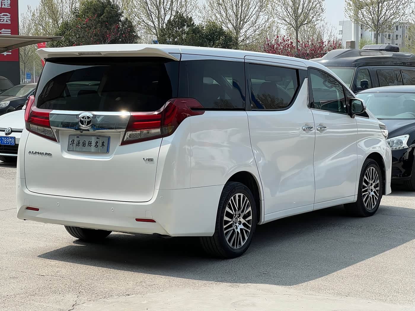 Toyota Alphard 2015 — Фото 15/15