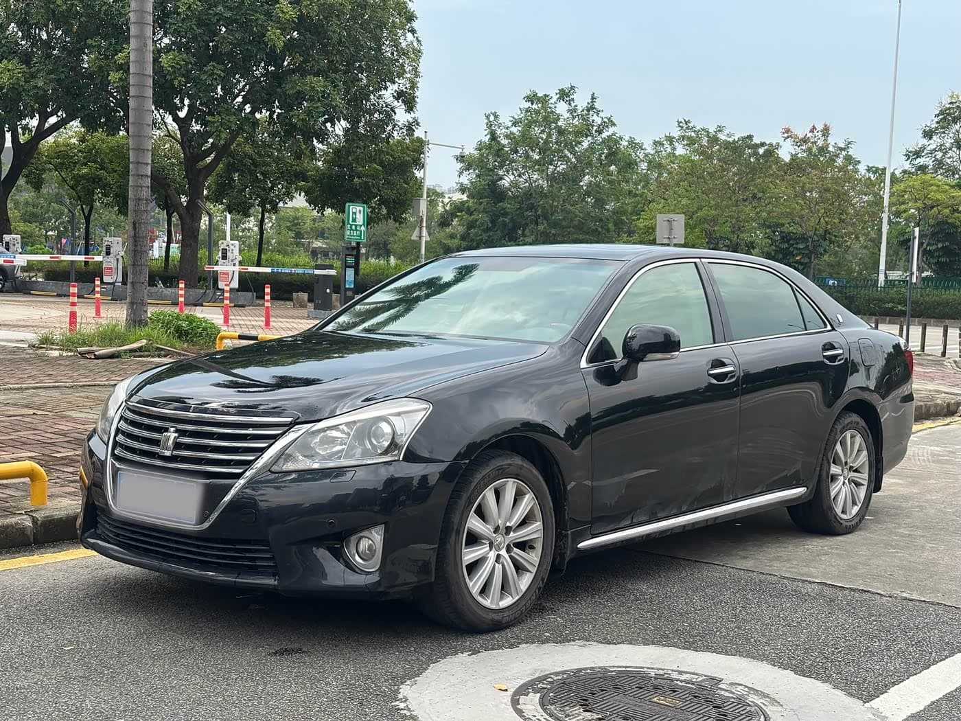Toyota Crown 2012 — Фото 1/6
