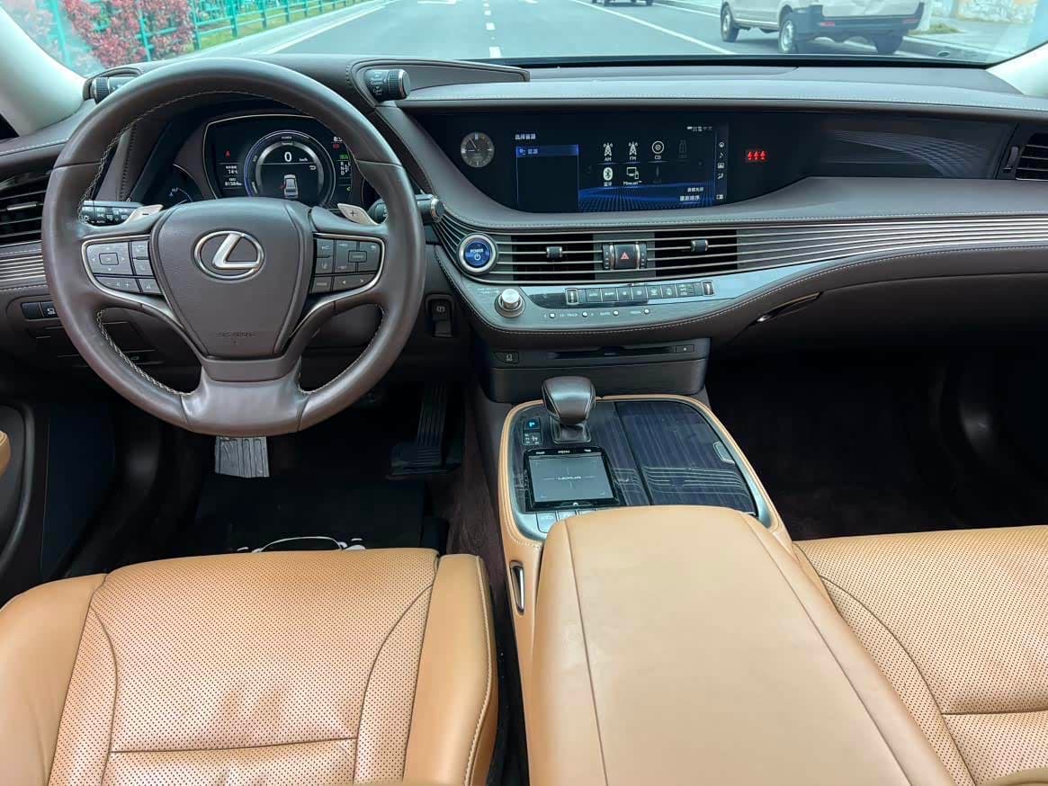 Lexus LS 2020 — Фото 4/17
